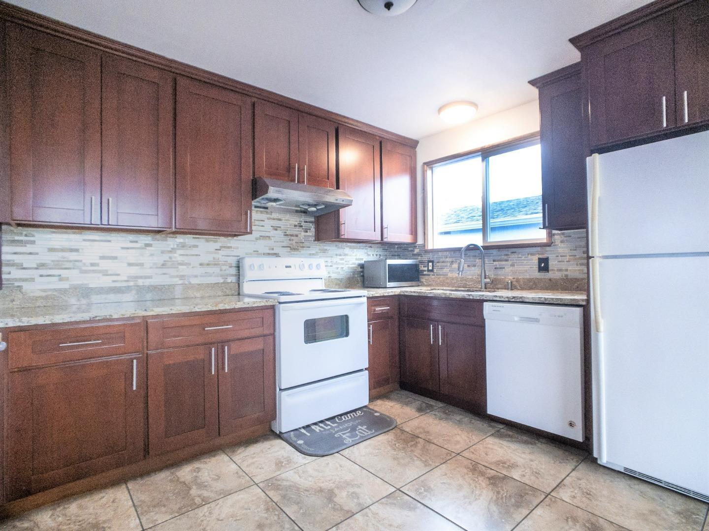 1215 Skyline Drive