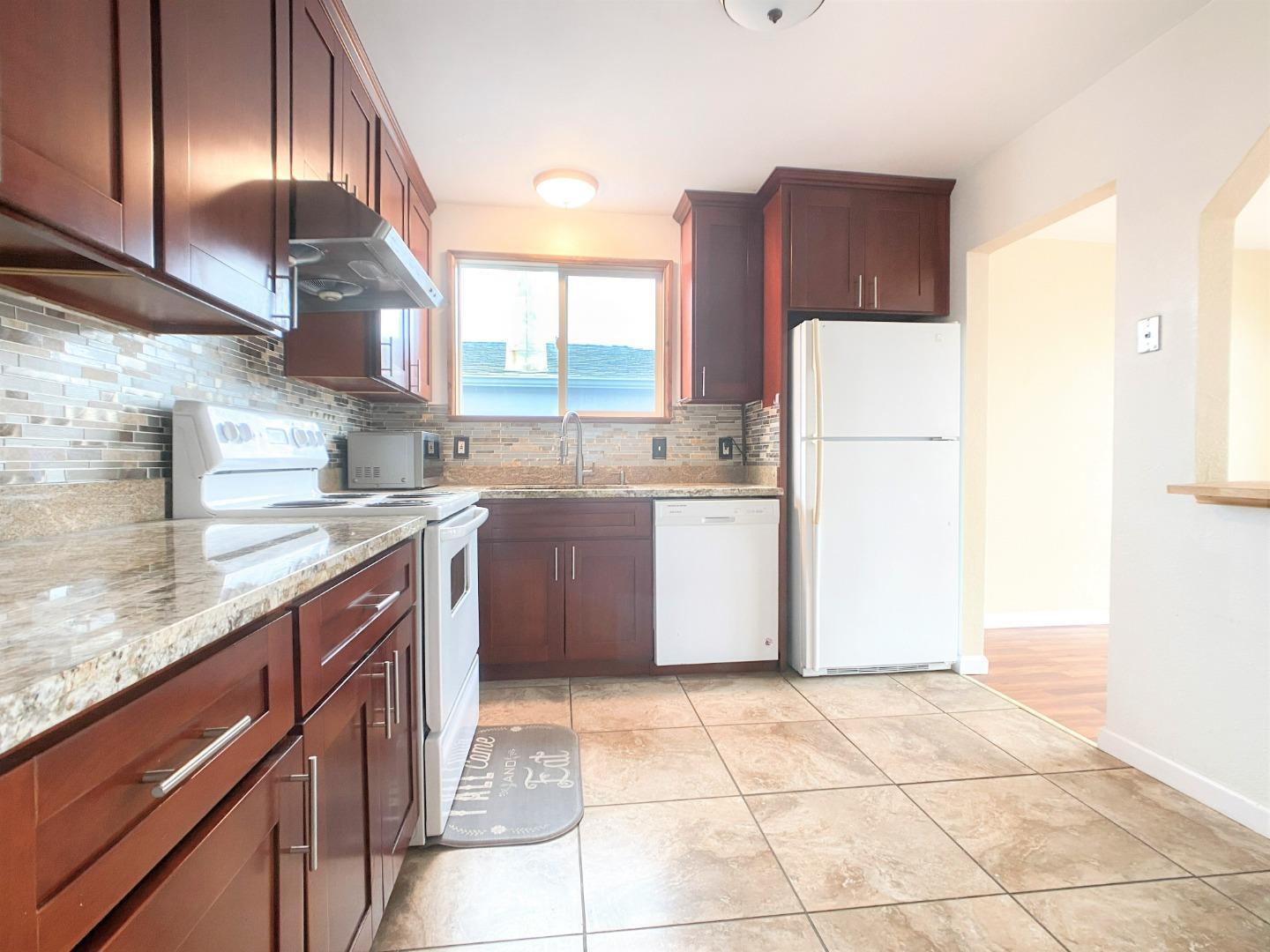 1215 Skyline Drive