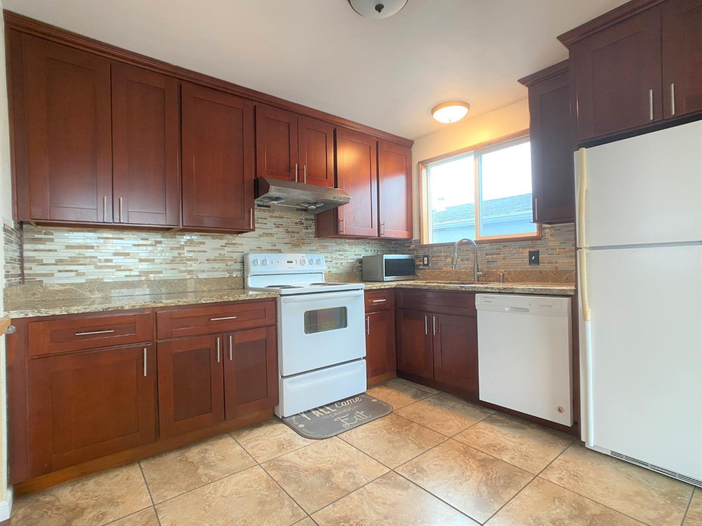 1215 Skyline Drive