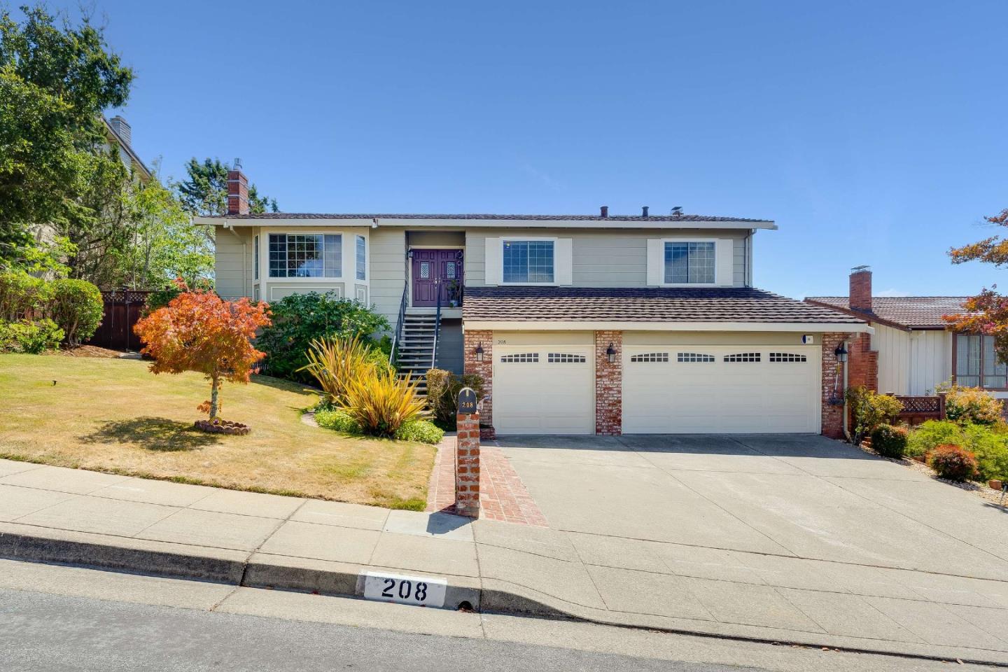 208 Crestview DR