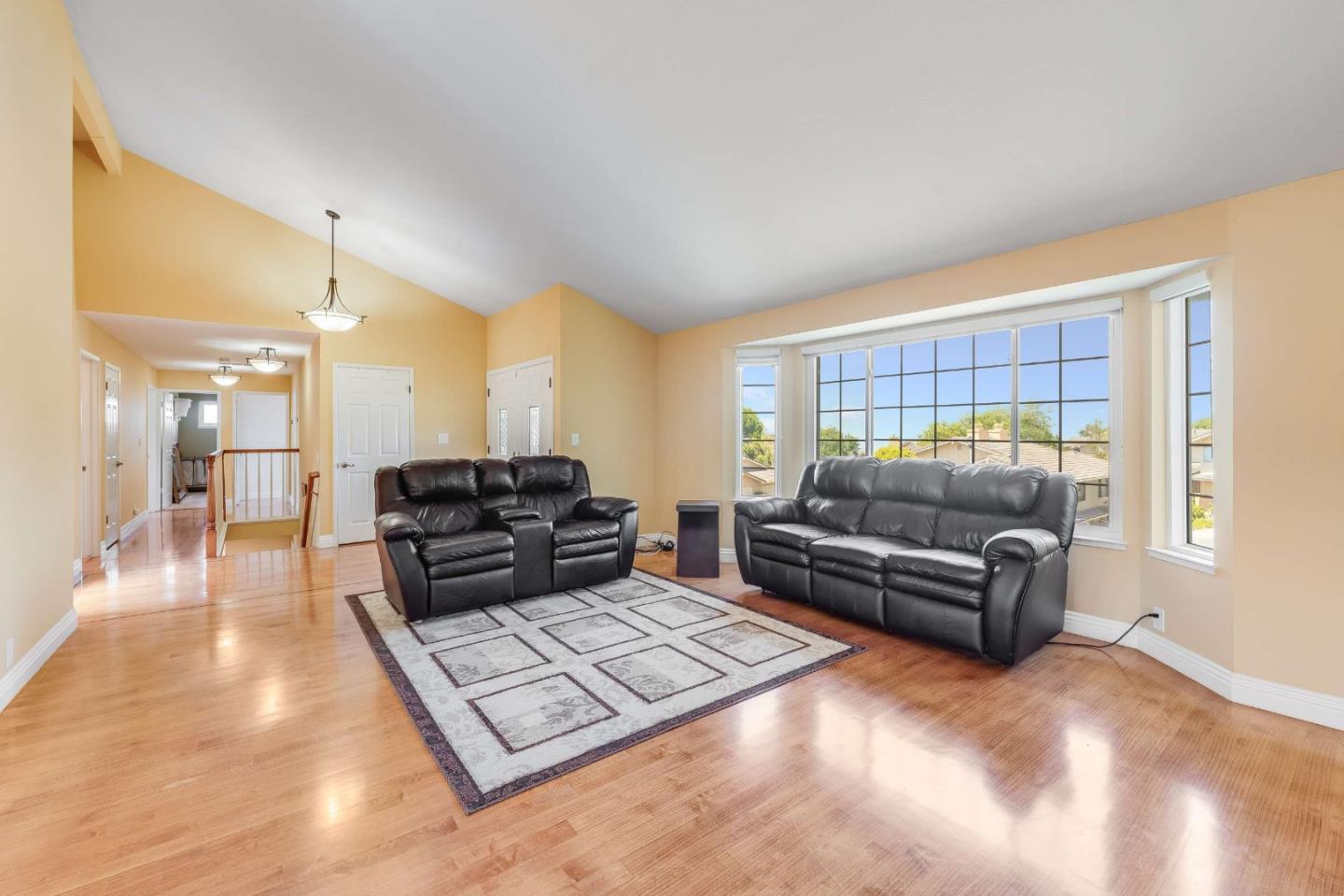 208 Crestview DR