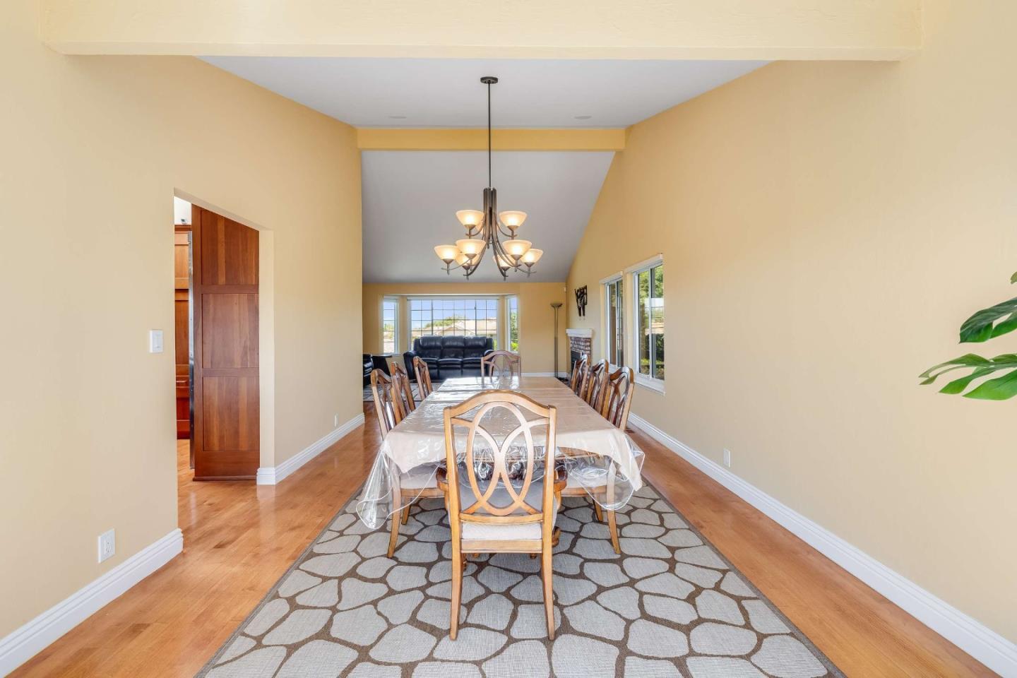 208 Crestview DR