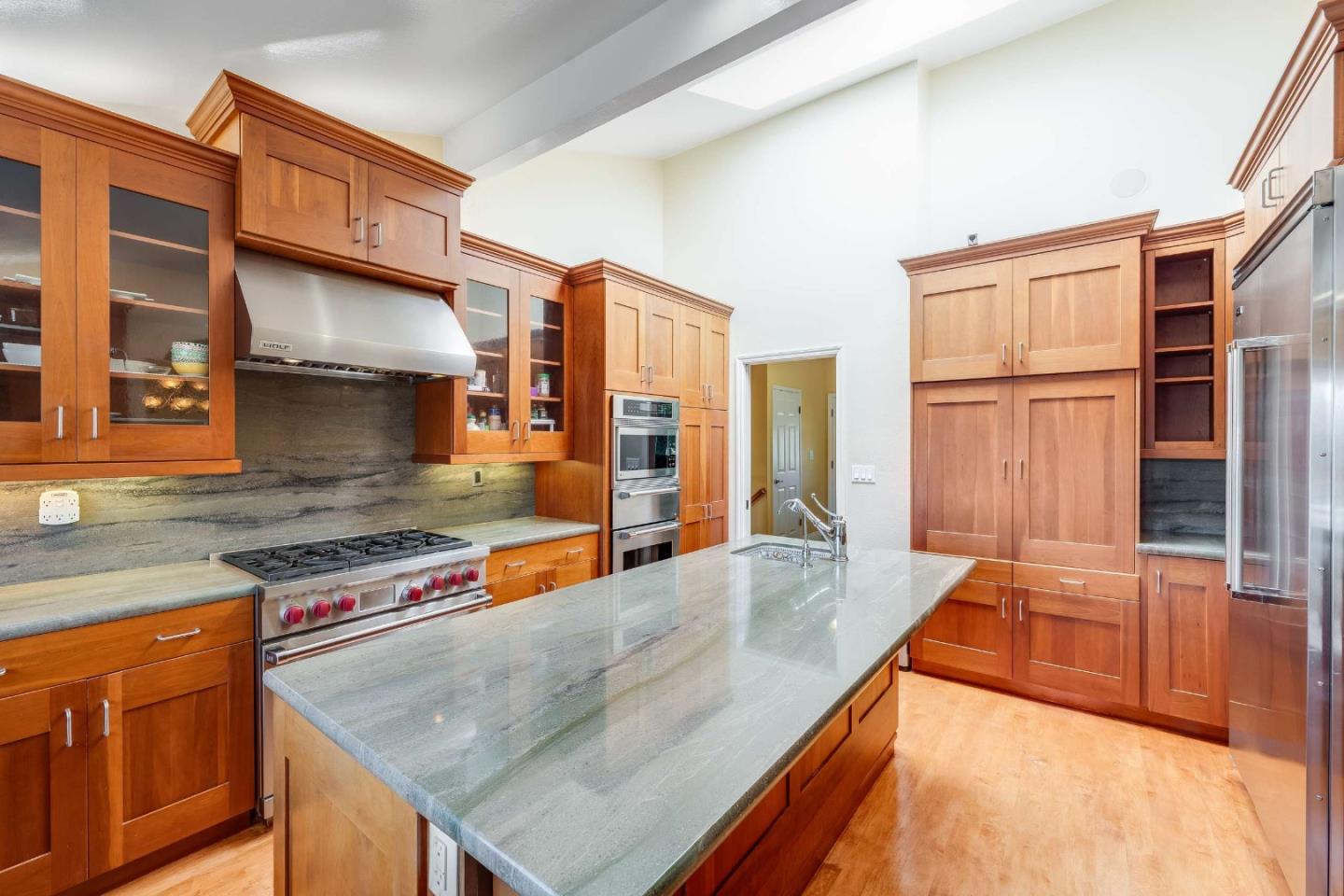 208 Crestview DR