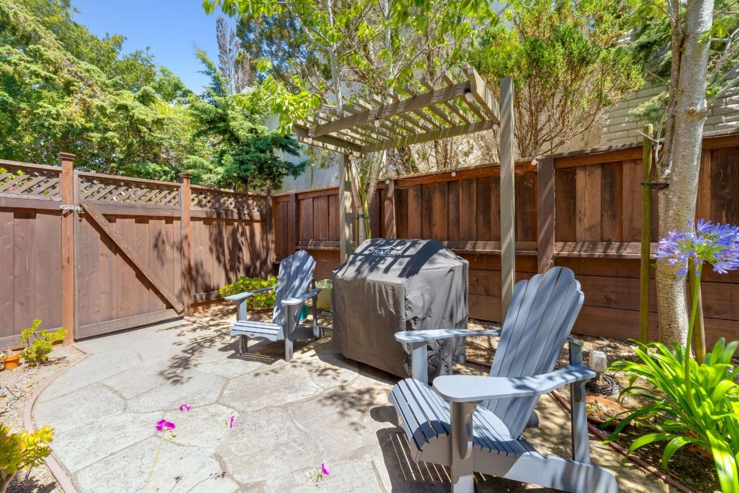 208 Crestview DR