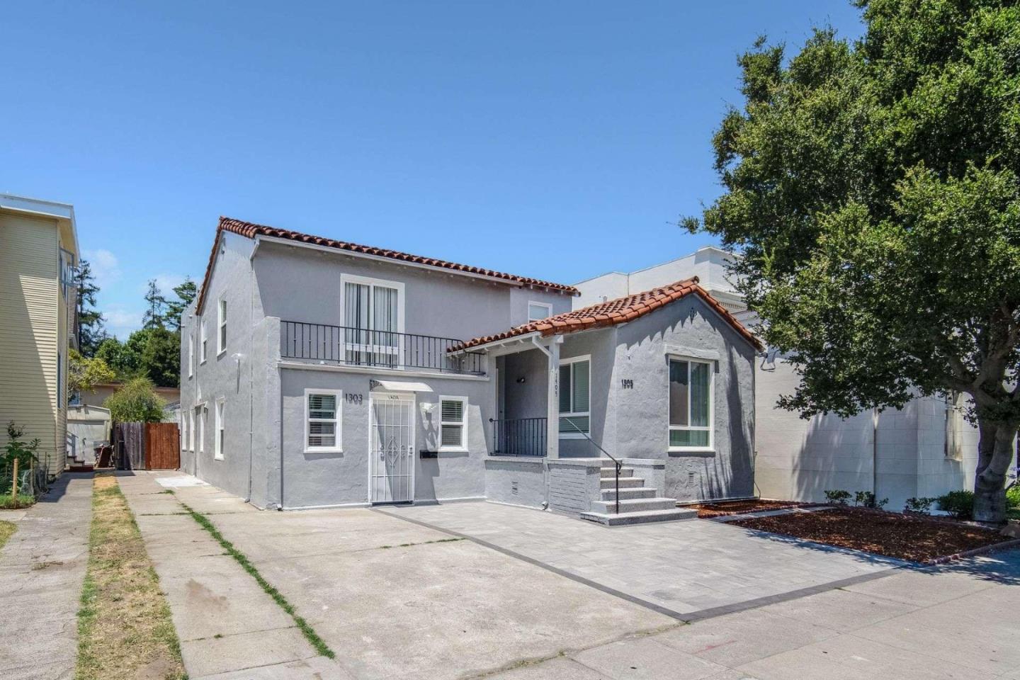 1305 Walnut ST