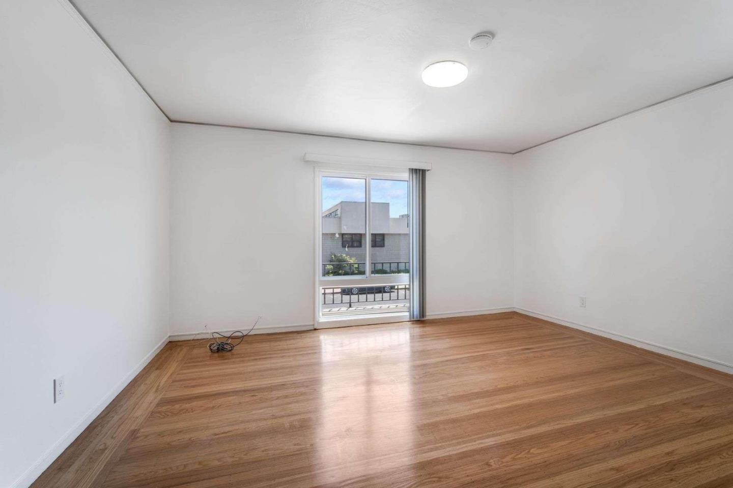 1305 Walnut ST