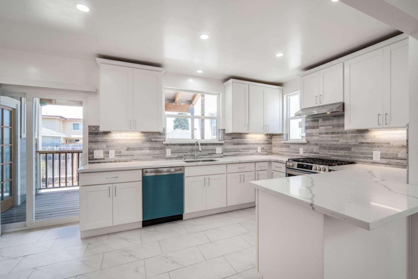 1305 Walnut ST