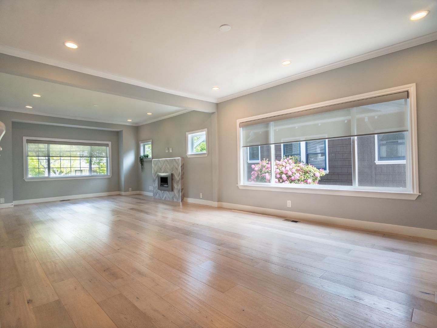 1435 Edgehill DR