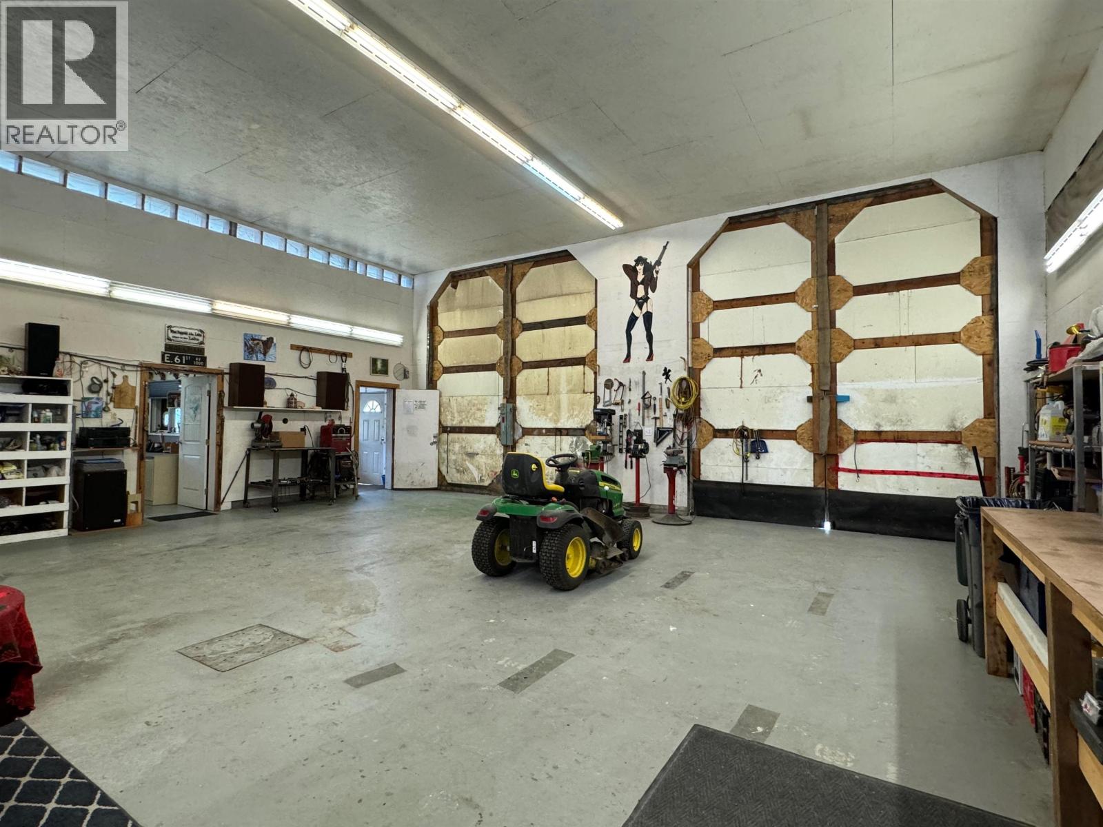 7028 N NETHERLAND ROAD