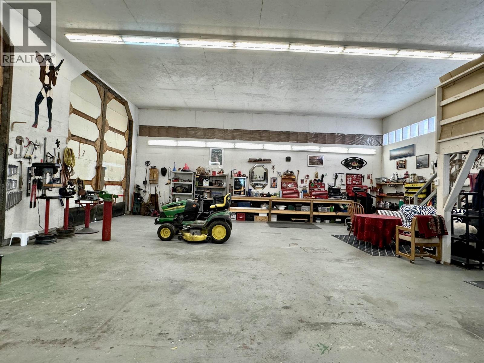 7028 N NETHERLAND ROAD