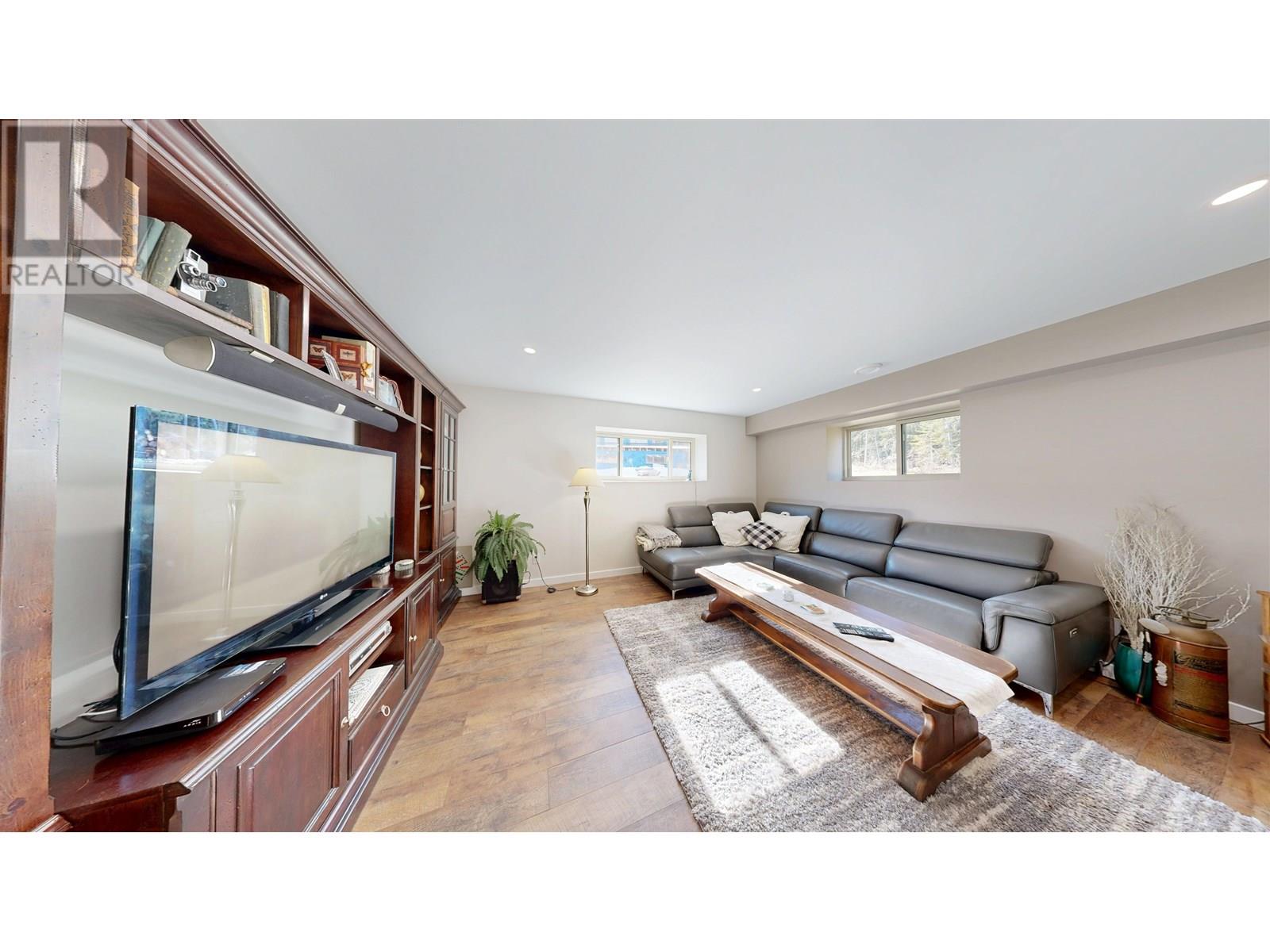 2199 EAGLE CREEK ROAD