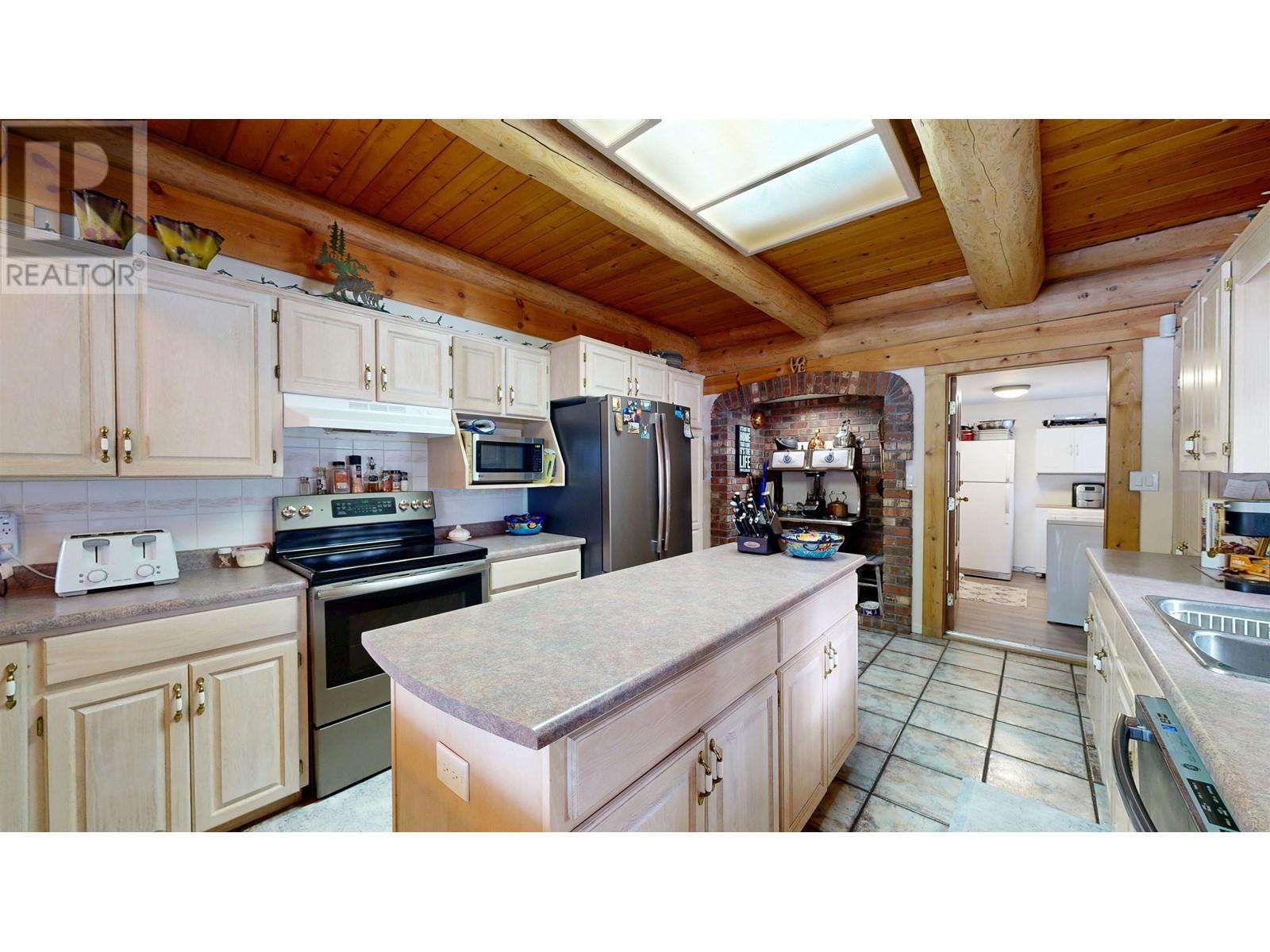 8494 GERALD CRESCENT