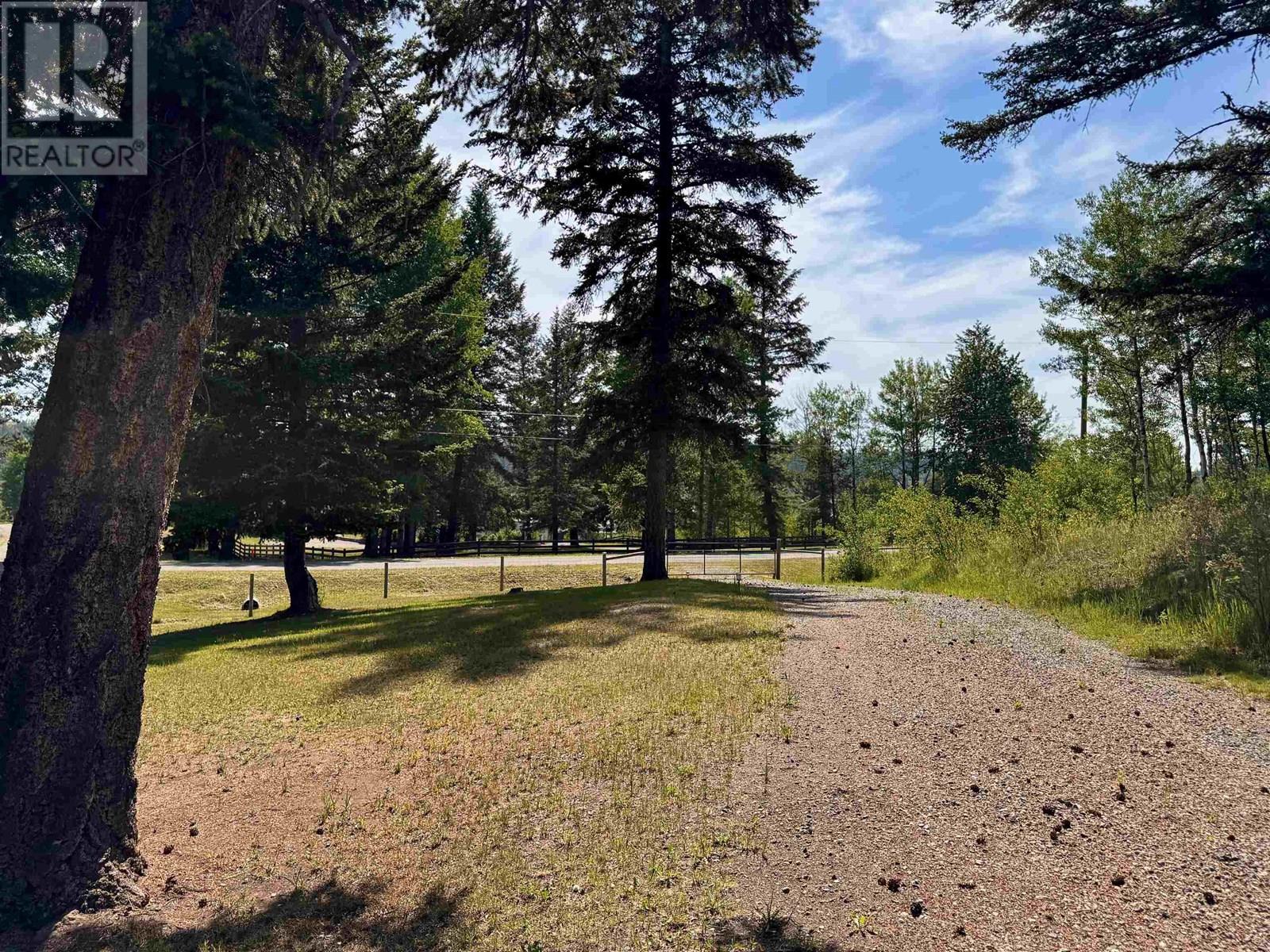 5571 LAKESIDE COURT