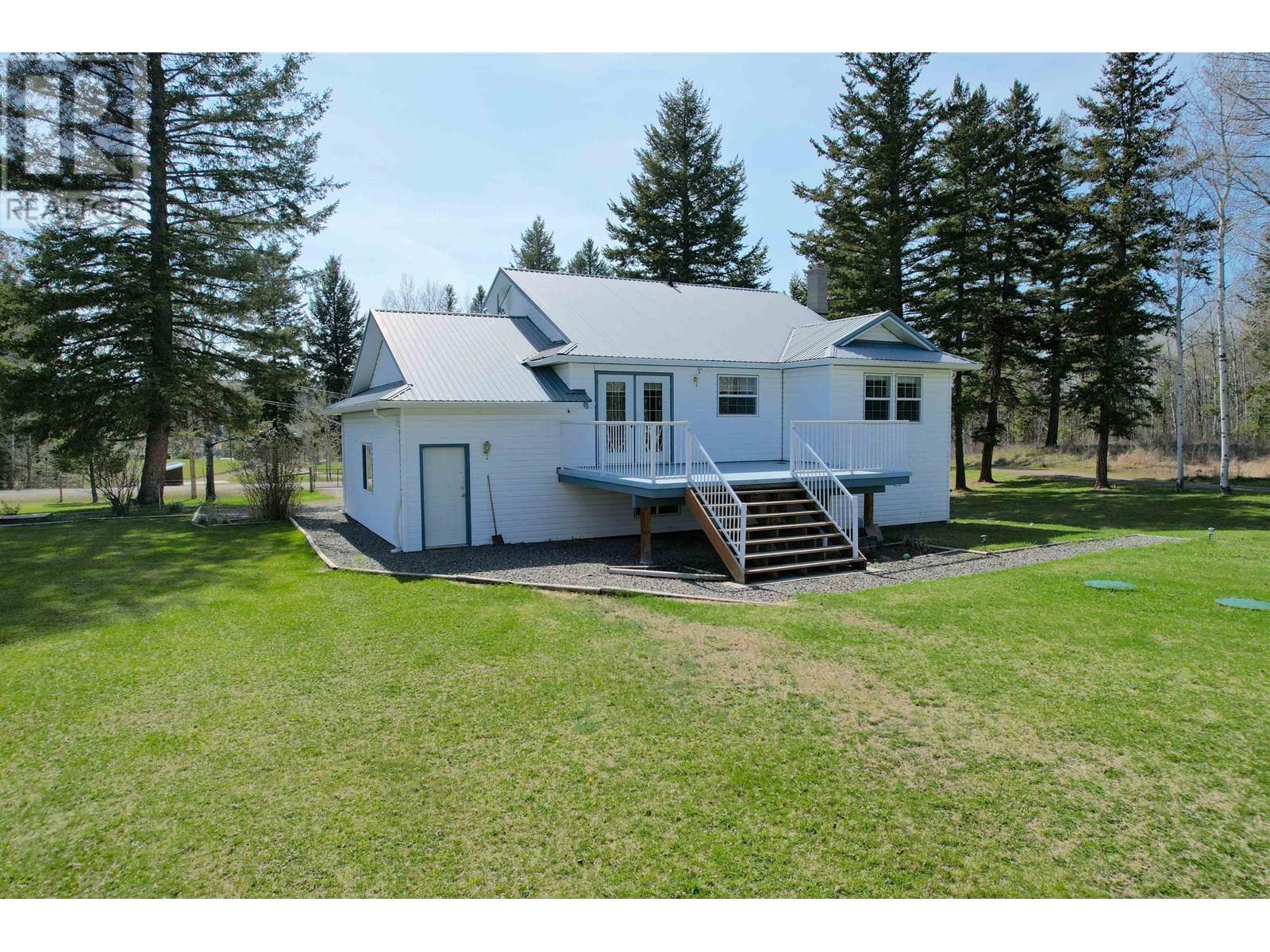 5571 LAKESIDE COURT