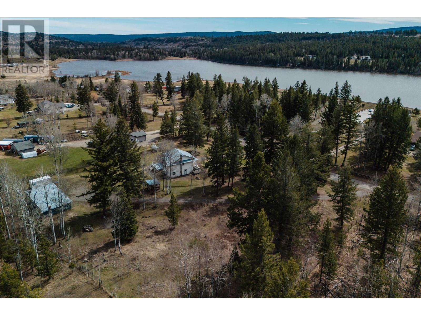 5571 LAKESIDE COURT