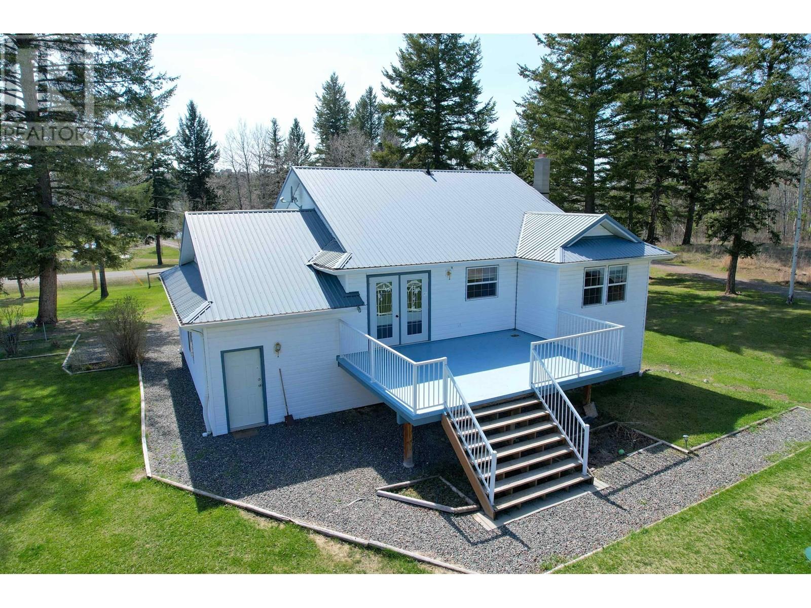 5571 LAKESIDE COURT