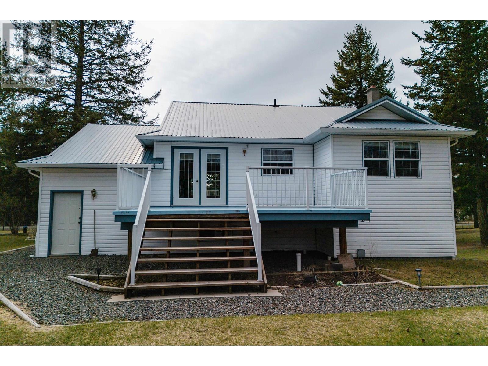 5571 LAKESIDE COURT