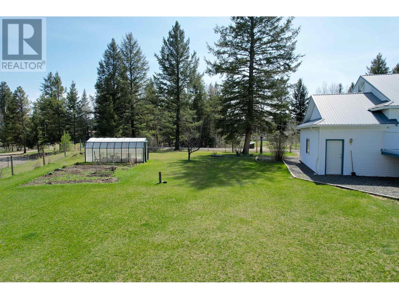 5571 LAKESIDE COURT