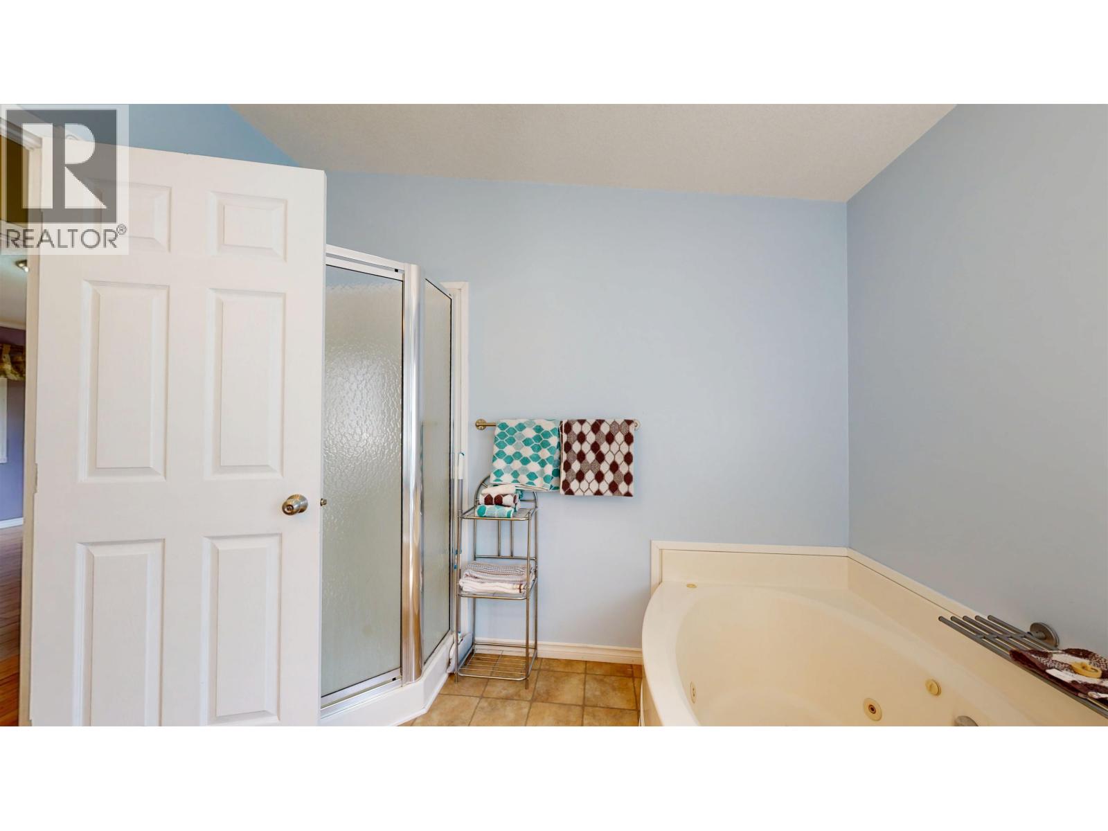 6089 LAKESHORE DRIVE