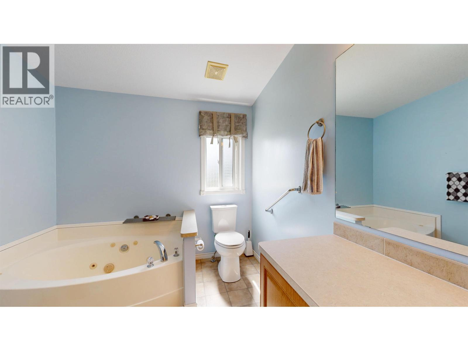 6089 LAKESHORE DRIVE