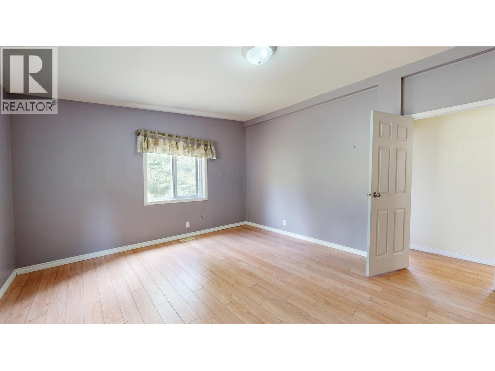 6089 LAKESHORE DRIVE