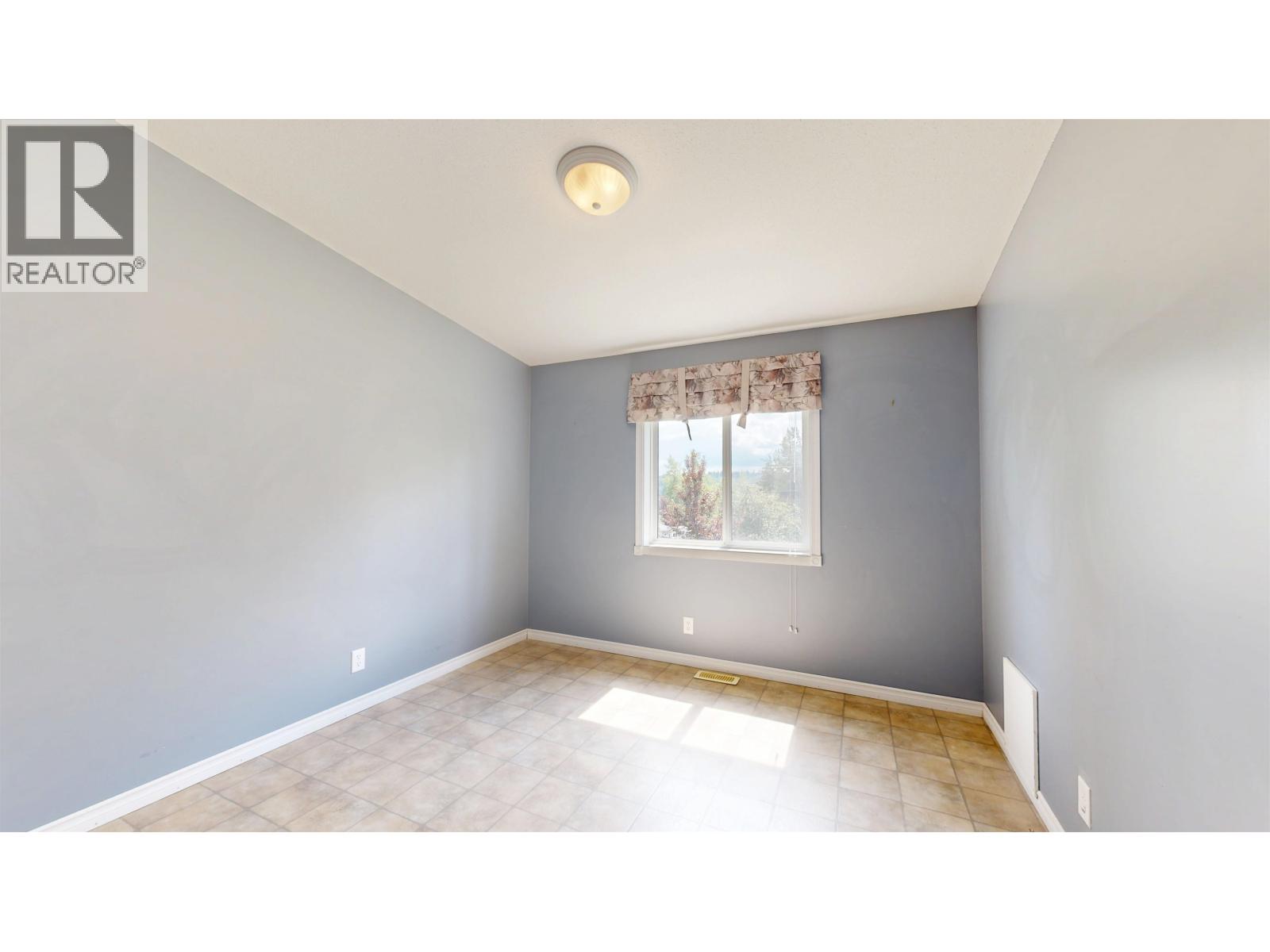 6089 LAKESHORE DRIVE