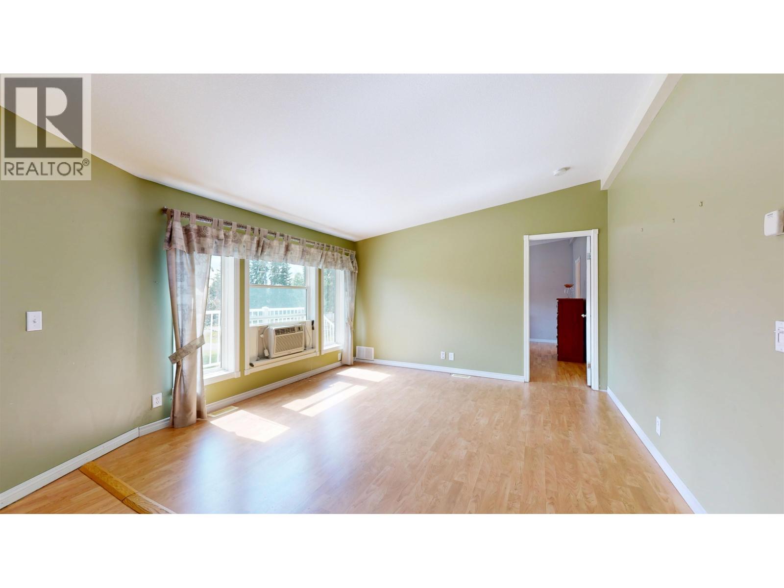 6089 LAKESHORE DRIVE