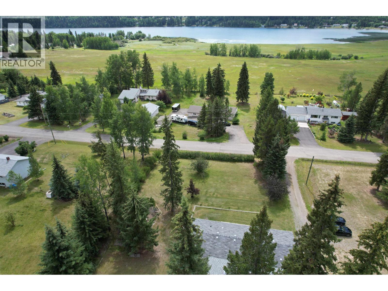 6089 LAKESHORE DRIVE