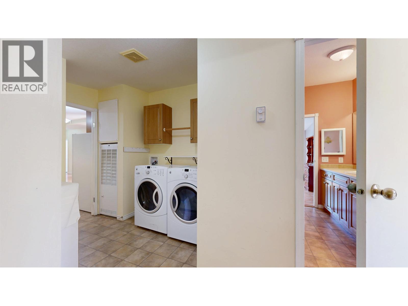 6089 LAKESHORE DRIVE