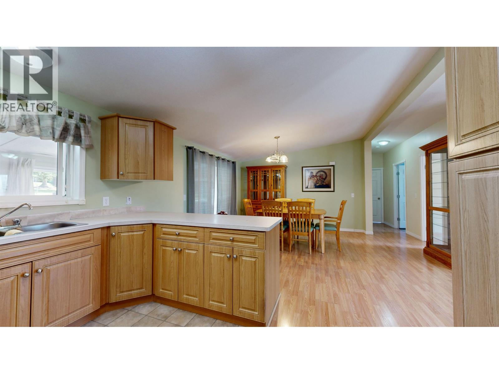 6089 LAKESHORE DRIVE