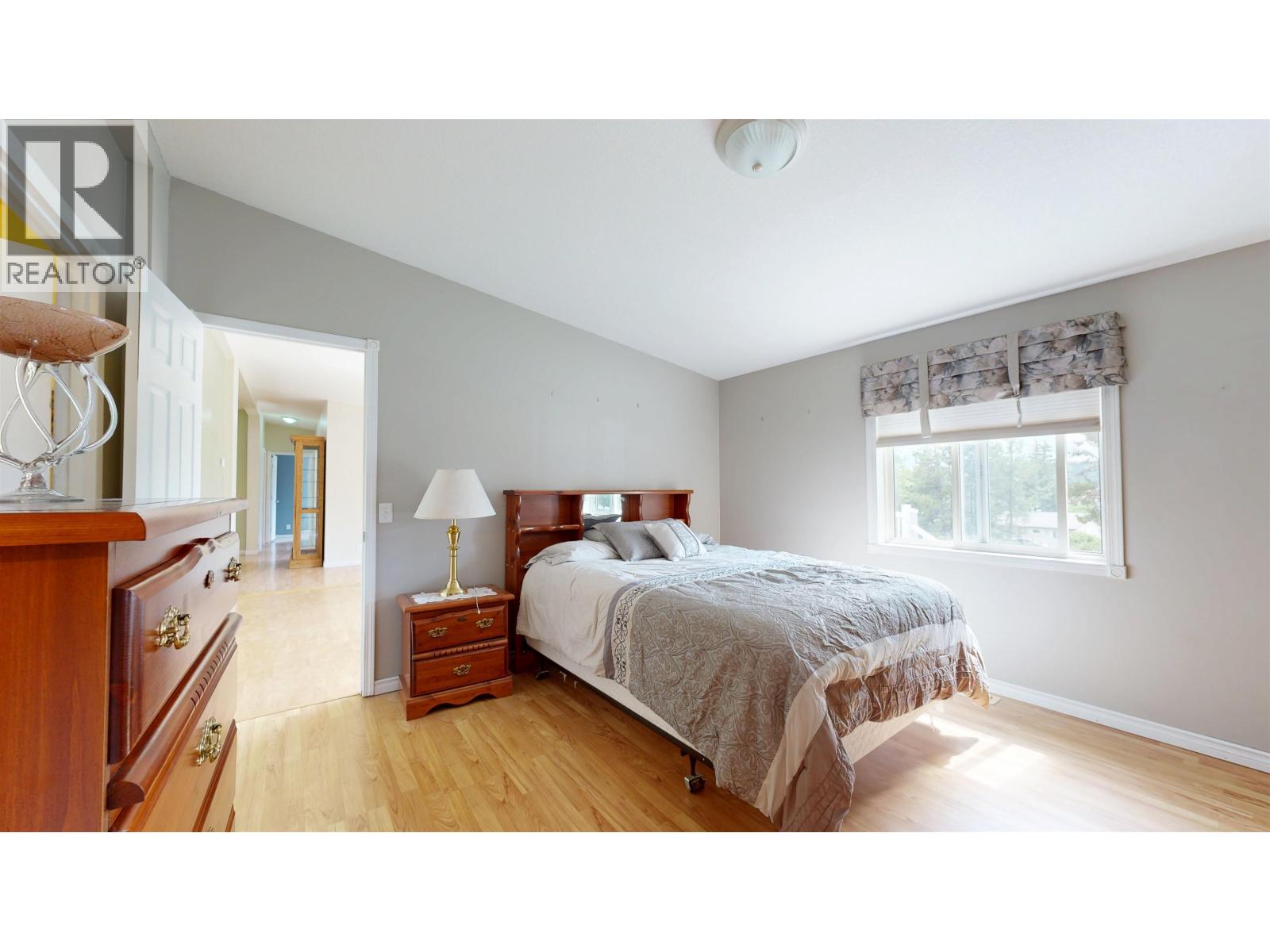 6089 LAKESHORE DRIVE