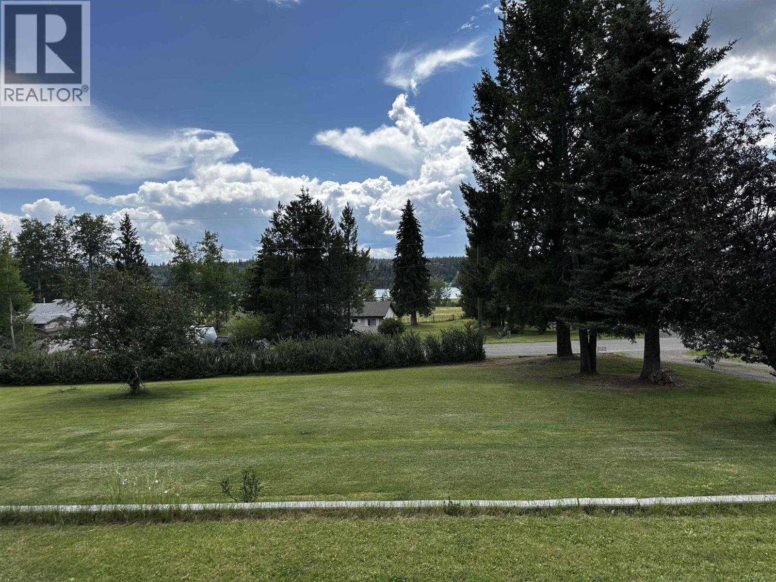 6089 LAKESHORE DRIVE