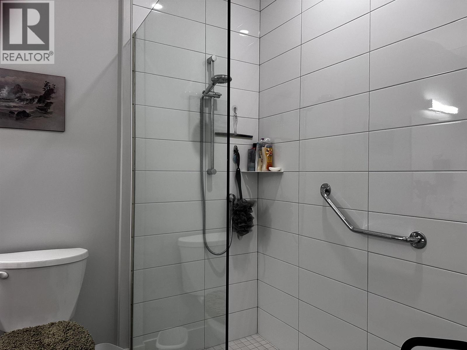 382 SANDHILL CRESCENT