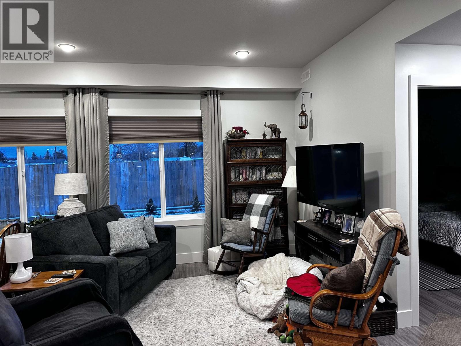 382 SANDHILL CRESCENT