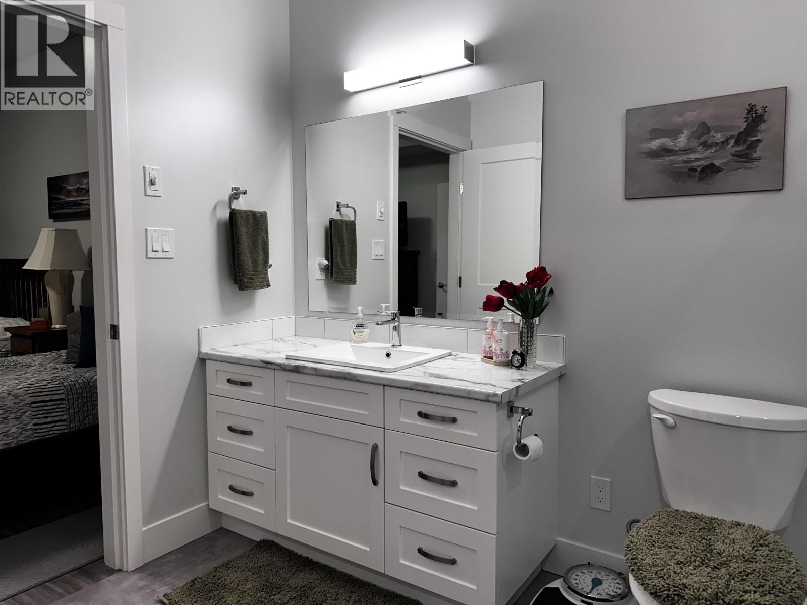 382 SANDHILL CRESCENT