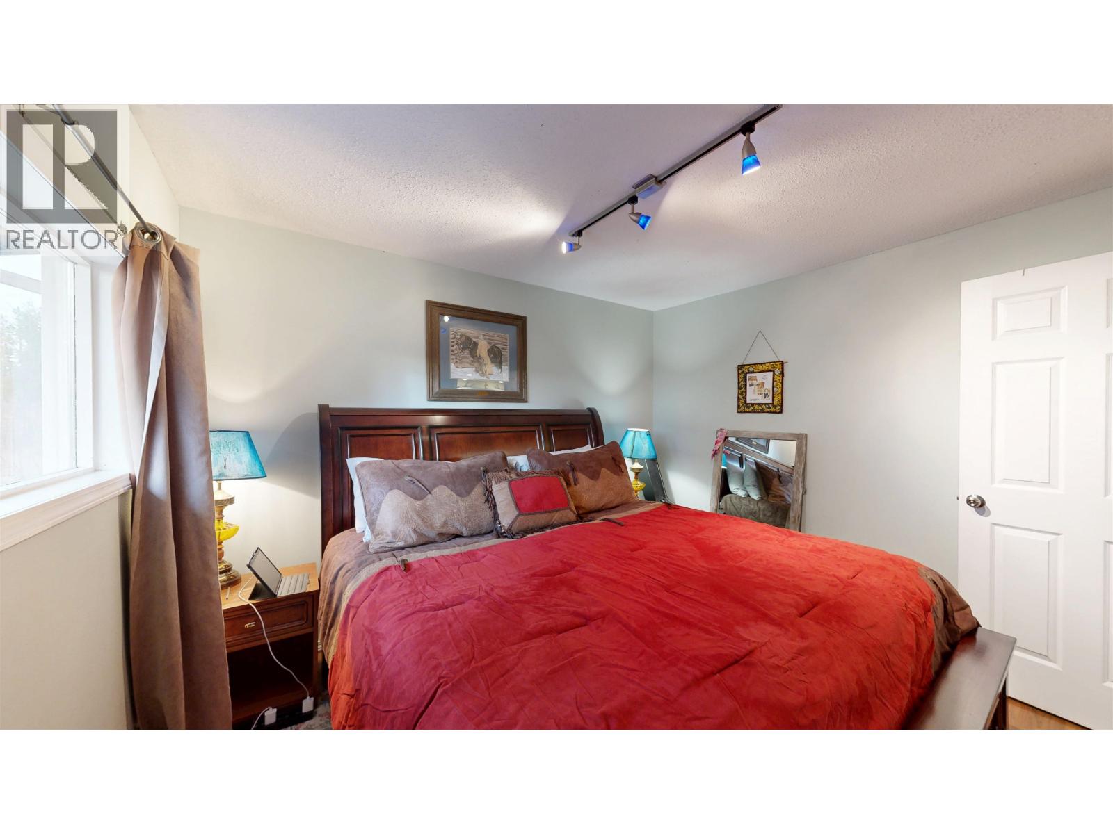 3743 EMERALD CRESCENT