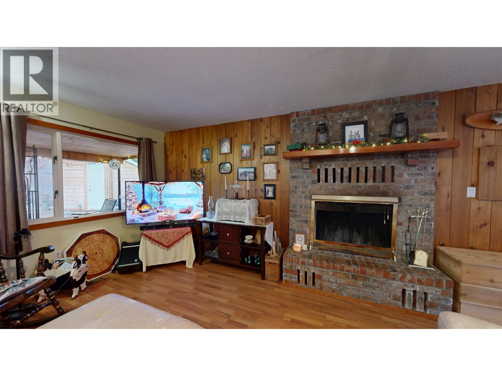 3743 EMERALD CRESCENT