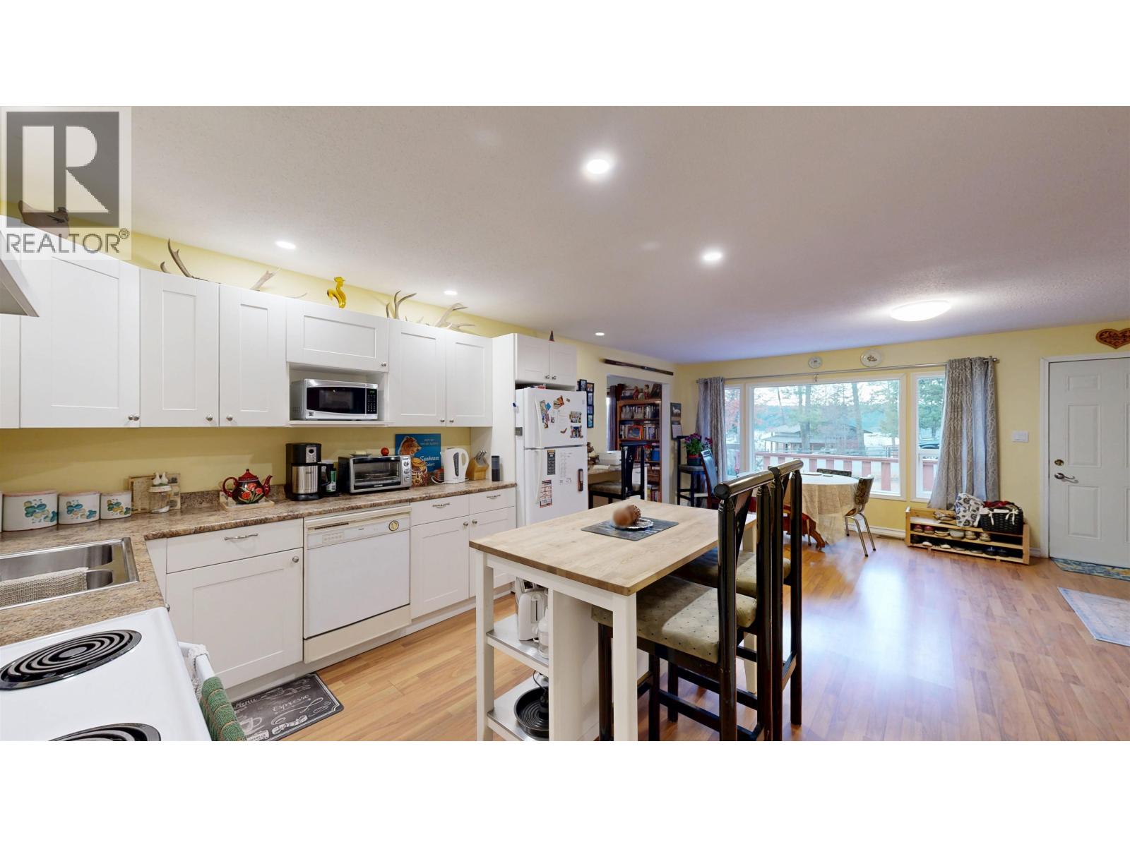 3743 EMERALD CRESCENT