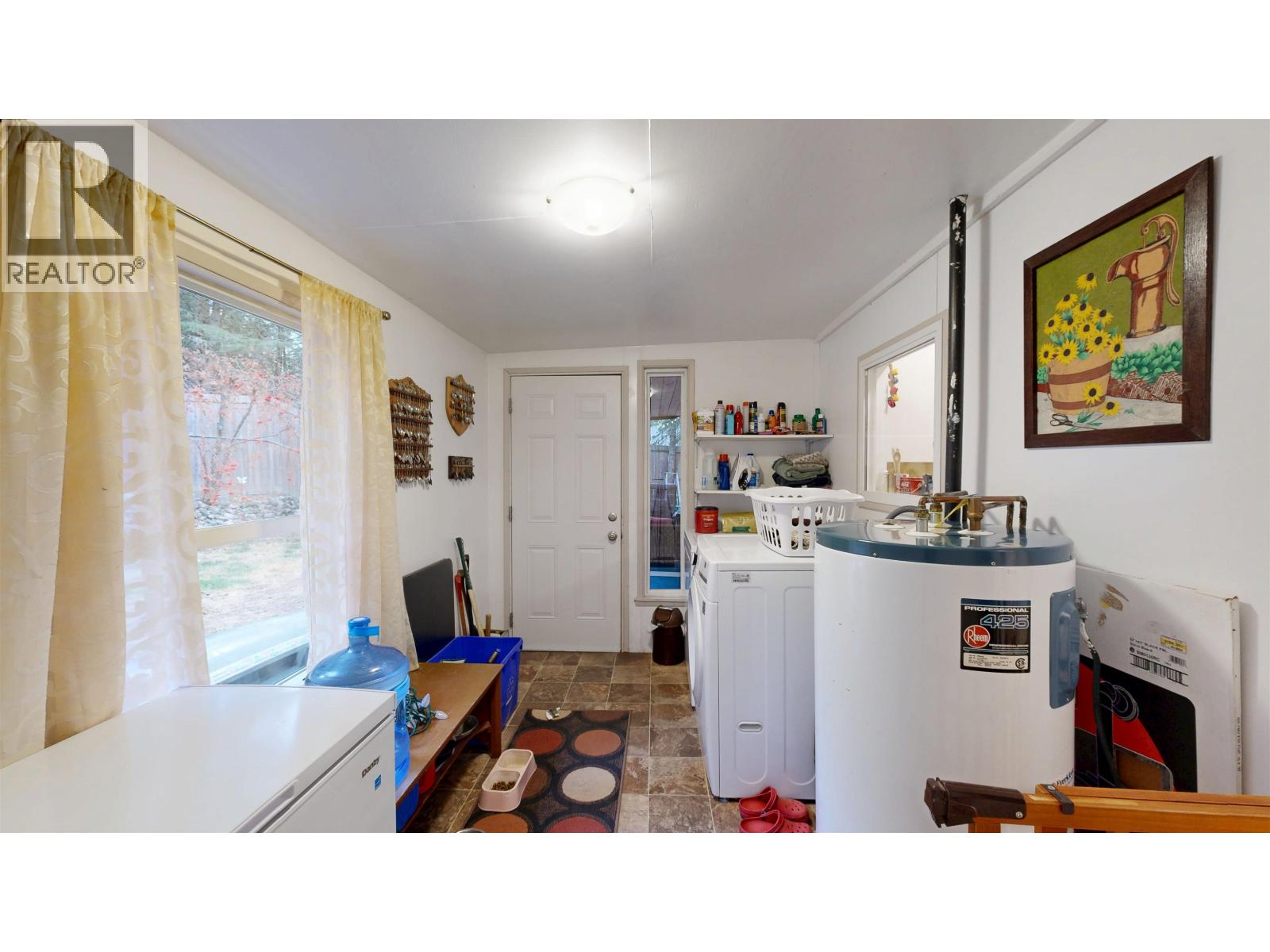 3743 EMERALD CRESCENT