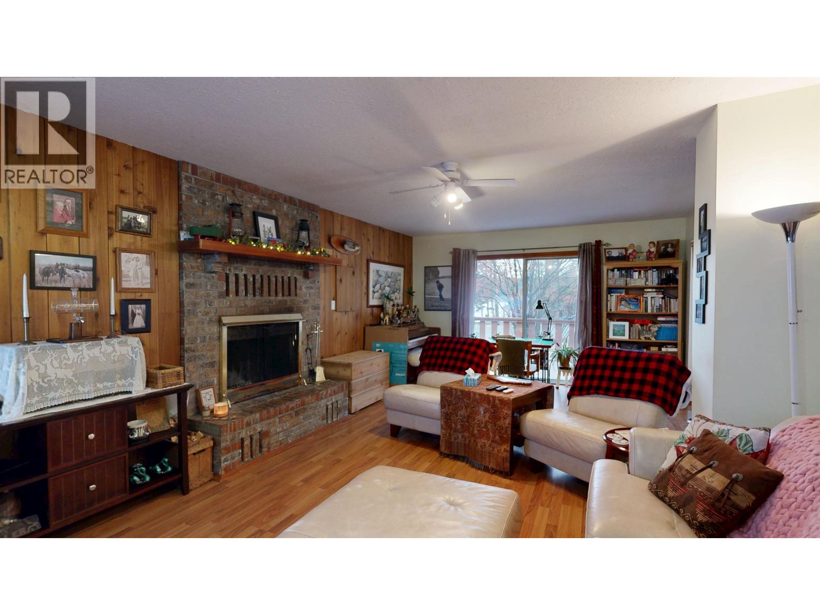 3743 EMERALD CRESCENT