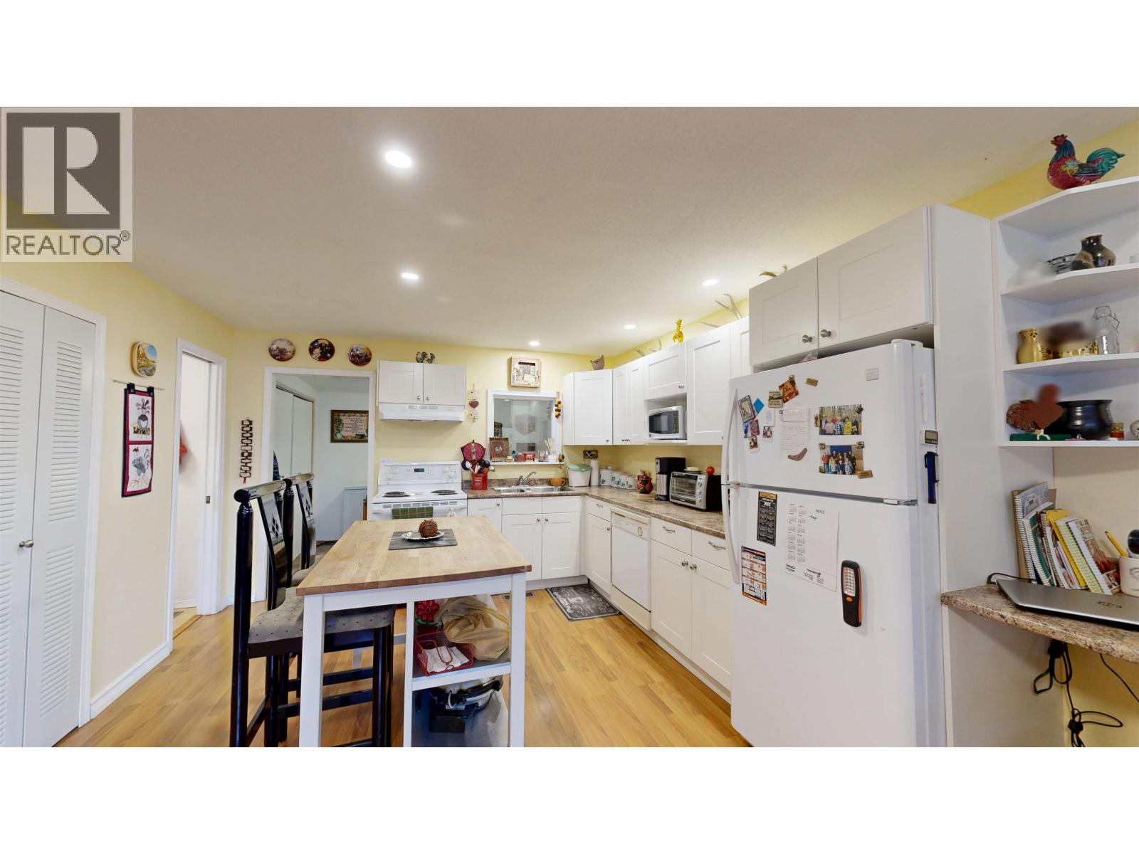 3743 EMERALD CRESCENT