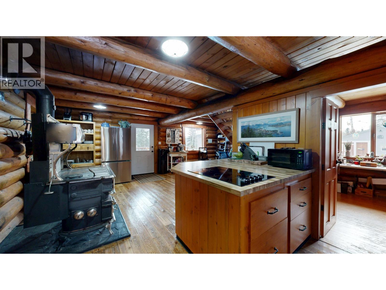 7671 RUTHERFORD ROAD