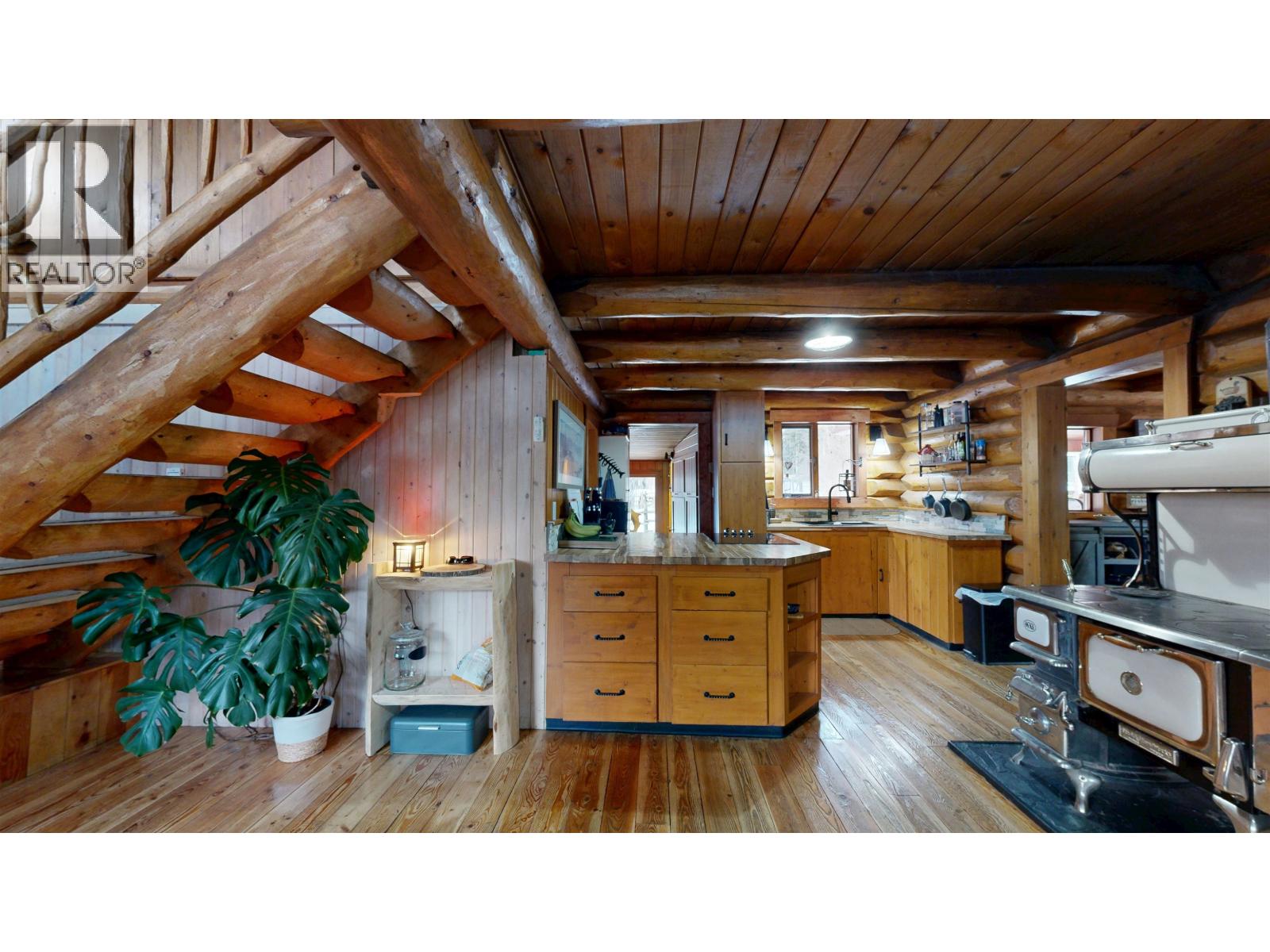 7671 RUTHERFORD ROAD