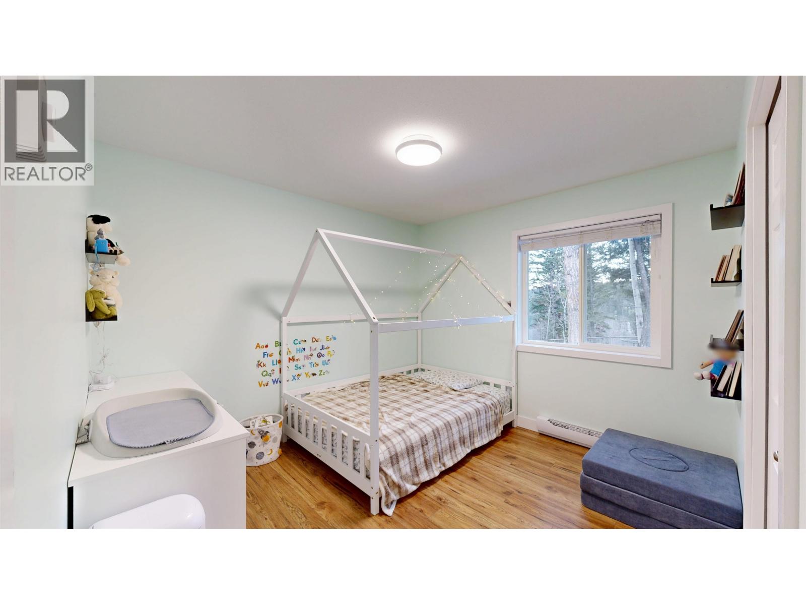 4887 GLOINNZUN CRESCENT