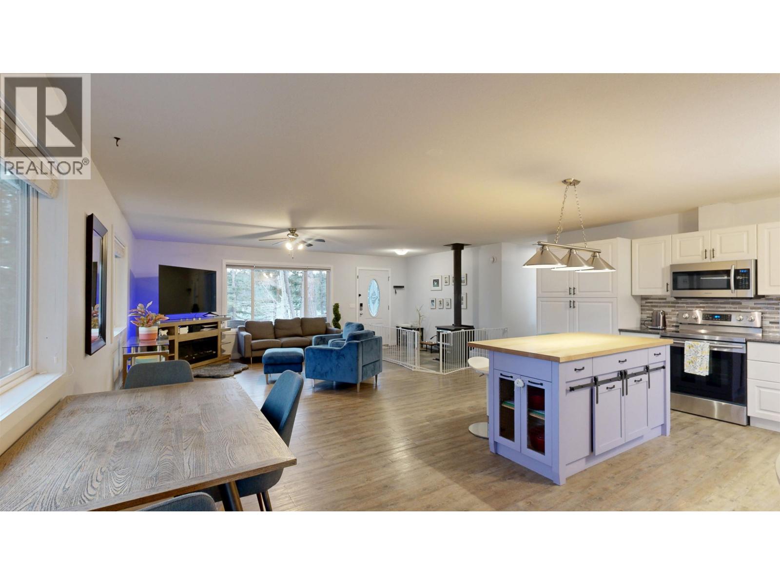 4887 GLOINNZUN CRESCENT