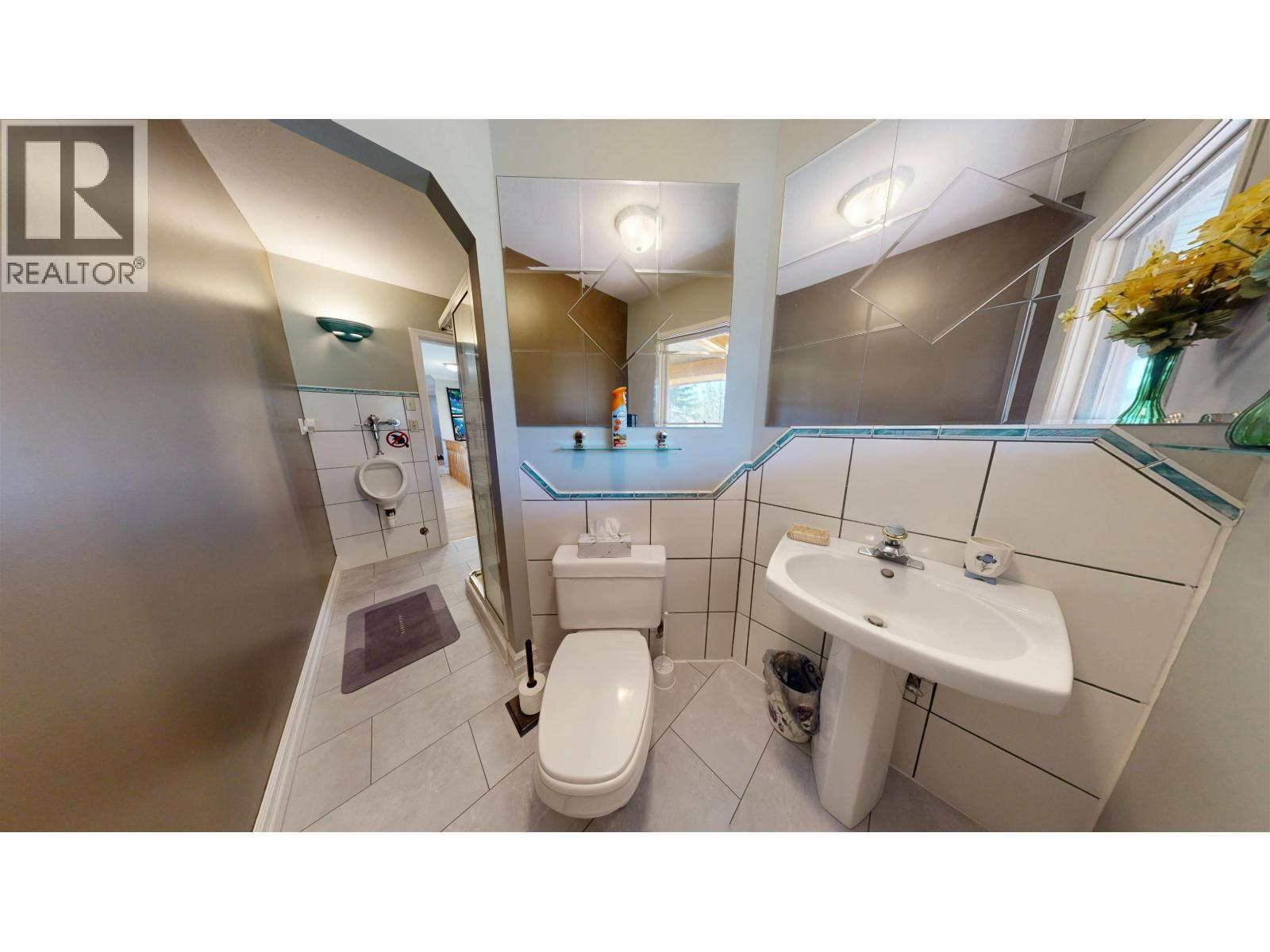 6126 LAKESHORE DRIVE