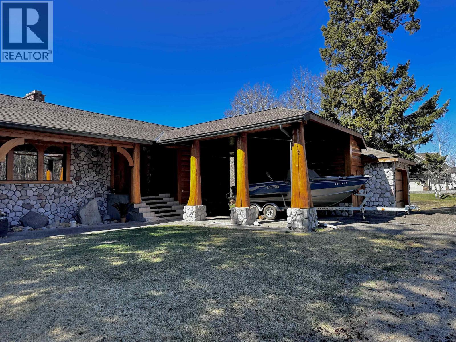 6126 LAKESHORE DRIVE