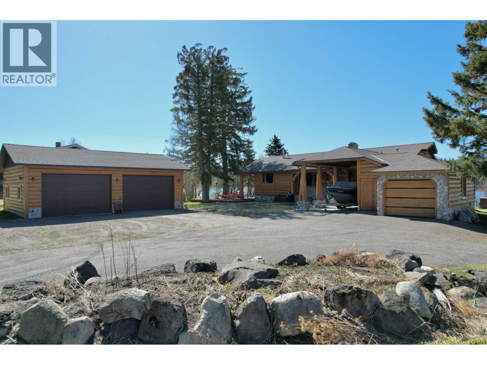 6126 LAKESHORE DRIVE