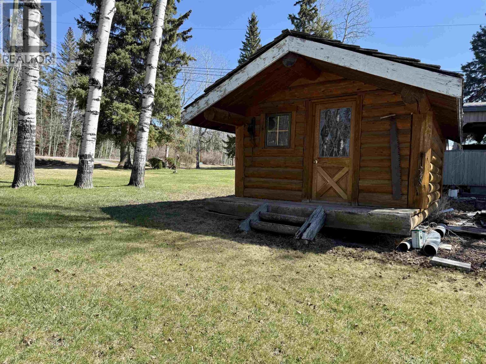 6126 LAKESHORE DRIVE