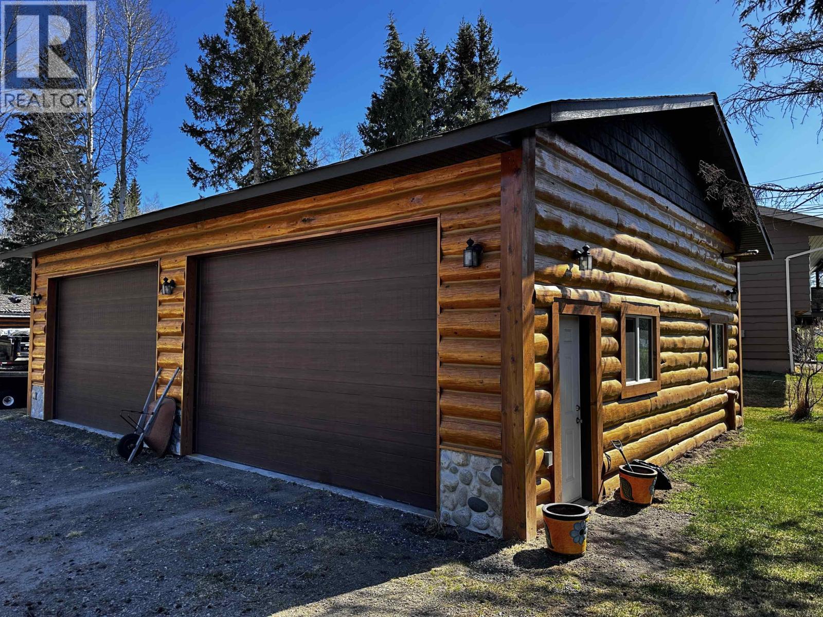 6126 LAKESHORE DRIVE